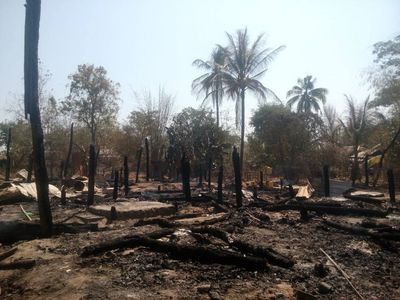 ကျောက်ဖြူမြို့နယ် စိုင်ခြုံကျေးရွာတွင် နေအိမ်ငါးလုံး မီးလောင်ပြာကျ