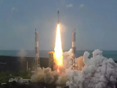 လကမ္ဘာသို့ ဆင်းသက်မည့် အာကာသယာဉ်ကို အိန္ဒိယ အောင်မြင်စွာပစ်လွှတ်