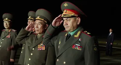 ကိုးရီးယားစစ်ပွဲ စစ်ပြေငြိမ်းခြင်း နှစ်(၇၀)ပြည့် အခမ်းအနားတက်ရောက်ရန် ရုရှားကာကွယ်ရေးဝန်ကြီး မြောက်ကိုးရီးယားသို့ ရောက်ရှိလာ