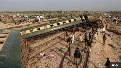 ပါကစ္စတန်တောင်ပိုင်းတွင် အမြန်ရထားလမ်းချော် တိမ်းမှောက်မှုဖြစ်ပွါး၊ လူပေါင်း ၃၀ ခန့် သေဆုံးပြီး ၁၀၀ ကျော်ဒဏ်ရာရ