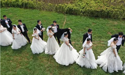 အသက် ၂၅ နှစ်နှင့်ယင်းအောက်ရှိ သတိုးသမီးနှင့် လက်ထပ်သည့်မင်္ဂလာစုံတွဲများကို ဆုကြေးယွမ် ၁၀၀၀ ထောက်ပံ့မည်ဟု တရုတ်အရှေ့ပိုင်းပြည်နယ်တစ်ခုတွင် ကြေညာ