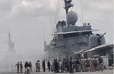 ထိုင်းရေတပ်သင်္ဘောနှစ်စီး မတော်တဆပစ်ခတ်မှုဖြစ်ရာမှ တစ်စီးမီးလောင်ပြီးရေတပ်သား ၁၃ ဦး ဒဏ်ရာရ