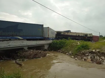 ရန်ကုန် - မန္တလေး မီးရထားလမ်းပိုင်းတွင်  ကုန်တင်ရထားမိုင်းခွဲခံရ၍ လမ်းချော်တိမ်းမှောက်မှုဖြစ်ပွား   