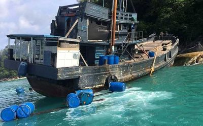 ထိုင်းကျွန်းတစ်ခုတွင် လှေစီးပြေး သောင်တင်နေသူများ ဖမ်းမိ
