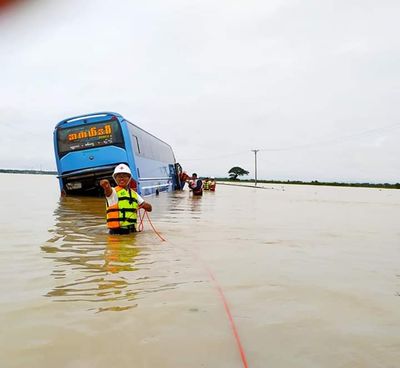 ရခိုင် မြို့နယ်၃ခုတွင် ရေလွှမ်းမိုးမှုကြောင့် လူပေါင်း ၉ထောင်ကျော် ရေဘေးသင့်ပြီး လူနေအိမ် ၃ဝကျော်ပျက်စီးကာ နွား ၂၂ ကောင်သေဆုံး