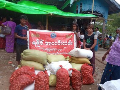 စစ်ဘေးရှောင်အလှူငွေကောက်ခံသူများကို ခွင့်ပြုချက်မရှိဟုဆိုကာ ရဲစခန်းက ခေါ်ယူစစ်ဆေးမေးမြန်း