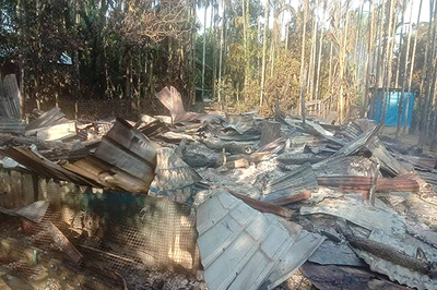 မီးရှို့ခံထားရသည့် ဘုရားပေါင်းကျေးရွာ၏ နေအိမ်အချို့မှ အသုံးအဆောင်ပစ္စည်းများ ယူဆောင်ခံရဟု ရွာသားများပြောဆို