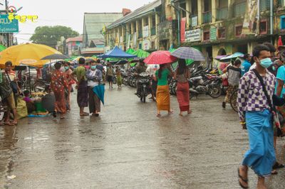 သံတွဲတွင် ညမထွက်ရအချိန်လျှော့ချ၊ စစ်တွေတွင်လည်းညမထွက်ရအချိန်လျှော့ချရန် ဒေသခံ ၃ဝ တောင်းဆို