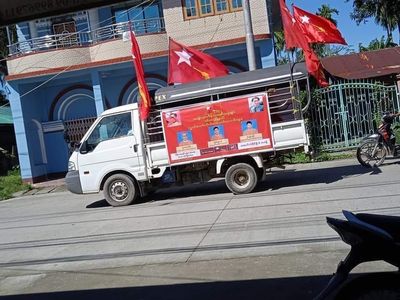 စစ်တွေတွင် NLDပါတီ လက်ကမ်းစာစောင်များဖြန့်ဝေပြီး မဲဆွယ်စည်းရုံး