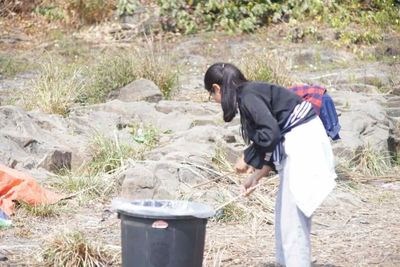 အမှိုက်များကင်းစင်ရေးအတွက် စိုင်းတင်ရေတံခွန်တွင်အမှိုက်ပုံးများထားရှိ