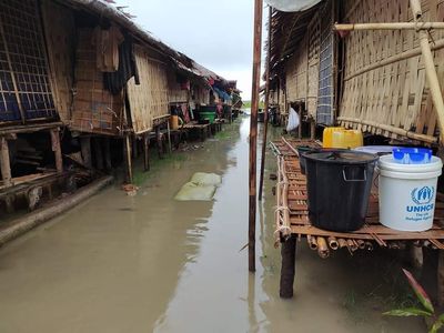 မိုးအဆက်မပြတ်ရွာသွန်းမှုကြောင့် ရခိုင်ရှိမြို့နယ် ၆ ခုမှ စစ်ဘေးရှောင်စခန်းအများအပြား ရေနစ်မြုပ်