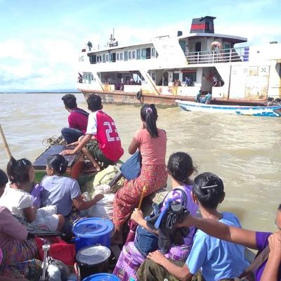 ရသေ့တောင်မြို့နယ်ရှိ သင်္ဘောဆိပ်၂ ခုတွင် ဆိပ်ခံတံတားများမရှိ၍ ခရီးသည်များ အသက်အန္တရာယ်စိုးရိမ်စရာဖြစ်နေဟုဆို