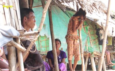 ရခိုင်စစ်ဘေးရှောင်စခန်းများရှိ နေအိမ်များ ပျက်စီးလာ၍ စခန်းနေအမျိုးသမီးများဘဝ လုံခြုံမှုအားနည်းလာ