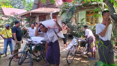 သင်္ကြန်အခါကာလစစ်တွေတွင်မိသားစုတစ်ခုက အနှေးယာဉ်သမား ၂၃၀ ကျော်ကို အခြေခံစားသောက်ကုန်များလှူဒါန်း