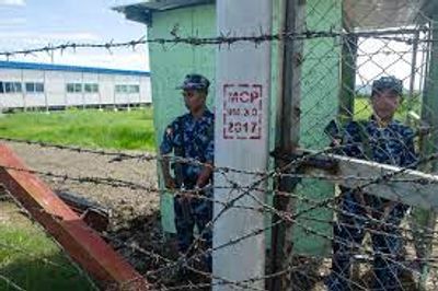 မောင်တောဒေသခံတစ်ဦးကို ရွှေချောင်း၃၅ ချောင်း၊ မြန်မာငွေ ကျပ်သိန်းတစ်ထောင်နှင့်အတူ အင်းဒင်နယ်ခြားစောင့်တို့ ဖမ်းဆီး