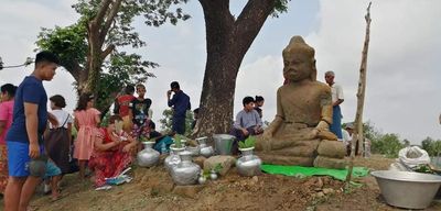 ကျောက်တော်မြို့နယ် ကျားနက်ကန်တွင် ရှေးဟောင်းဆင်းတုတော်တစ်ဆူ တူးဖော်တွေ့ရှိ