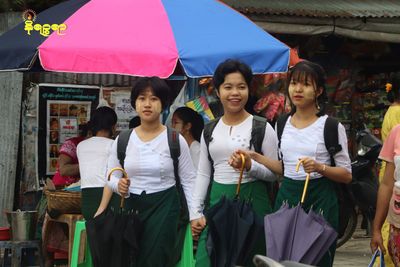 မြန်မာတစ်နိုင်ငံလုံးရှိ အခြေခံပညာကျောင်းများကို ယနေ့စတင်ဖွင့်လှစ်၊ ရခိုင်ပြည်နယ်တွင်ကျောင်းပေါင်း ၃၀၀၀ကျော်ဖွင့်လှစ်သင်ကြား