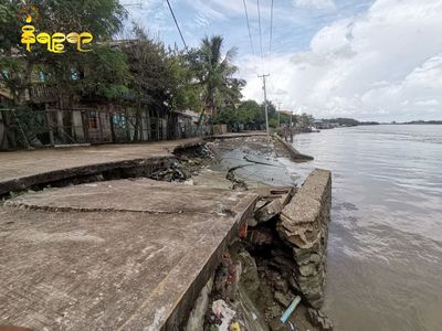 ဆိုးဝါးစွာပြိုပျက်နေသည့် ရသေ့တောင်ကမ်းနားလမ်းကို ၁ နှစ်ကျော်ကြာသည့်တိုင် ပြုပြင်ပေးမှုမရှိသေး