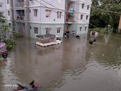 ကျောက်ဖြူတွင် ညလုံးပေါက်မိုးရွာသွန်းမှုကြောင့် တစ်မြို့လုံးနီးပါး ရေကြီးနေ