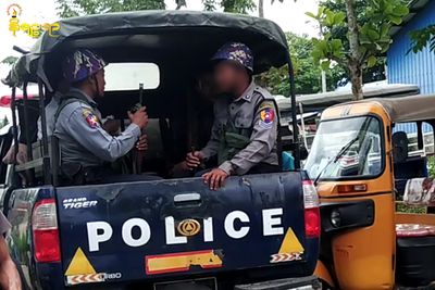 ပုဏ္ဏားကျွန်းမြို့မရဲစခန်းမှ ရဲ ၂ ဦးကို AA က ဖမ်းဆီးခေါ်ဆောင်သွား