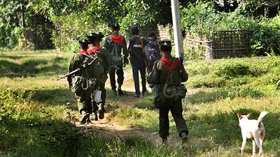 အမ်းတလိုင်းတောင်ရွာမှစစ်တပ်ကရိုက်နှက်ဖမ်းဆီးထားသူမှာ ခရစ်ယာန်သိက္ခာတော်ရဆရာတစ်ဦးဖြစ်ပြီး သူ့ကိုလက်ရှိစစ်ကြောင်းနှင့်အတူခေါ်ယူသွားဟုဆို