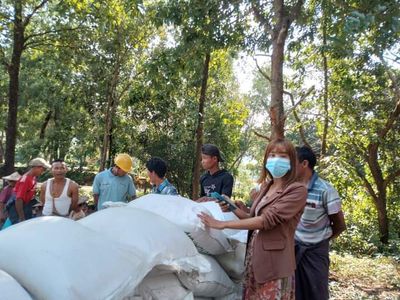 လှူဒါန်းခွင့်ပိတ်ပင်ထားခဲ့သည့် နီပွန်ဖောင်ဒေးရှင်းကဆန်အိတ်ပေါင်း ၅သောင်းကျော်ကို ၆လကြာမှ ရခိုင်စစ်ဘေးရှောင်များသို့ စစ်ကောင်စီကလှူဒါန်းခွင့်ပြု