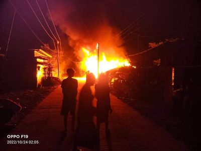 ကျောက်တော်တွင် ညည့်အချိန်မီးလောင်မှုဖြစ်ပွား၊ စျေးဆိုင်ခန်းနှင့် လူနေအိမ် ၁၀အိမ်ကျော် မီးလောင်ဆုံးရှုံး