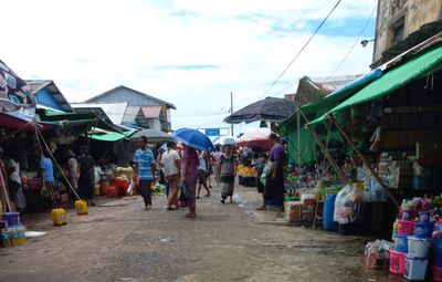 စစ်တွေမြို့အဝင်အထွက်ကားလမ်းကို စစ်ကောင်စီကပိတ်ဆို့ထား၍ အထွေထွေစားသုံးကုန်စျေးနှုန်းများ တစ်ဟုန်ထိုးမြင့်တက်