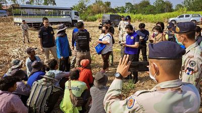 ထိုင်းအလုပ်ရှင်၏ သေနတ်နှင့်ခြိမ်းခြောက်အလုပ်အခိုင်းခံရသည့် မြန်မာလုပ်သား ၁၄ ဦးကို ကယ်ထုတ်နိုင်ခဲ့