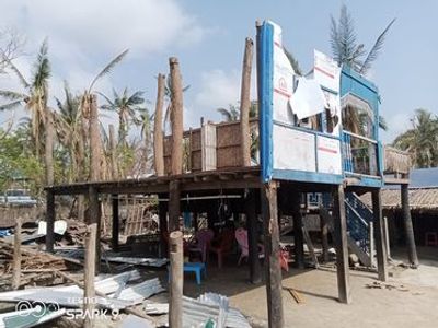 မိုခါမုန်တိုင်းကြောင့် နေအိမ်နှင့်စားနပ်ရိက္ခာများပျက်စီးခဲ့ရသည့် ပေါင်းဇားကျေးရွာကို ကယ်ဆယ်ရေးကူညီများ အမြန်လိုအပ်နေ 