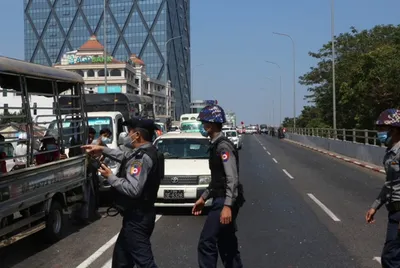 ရန်ကုန်မှ စကစတပ်စခန်း (၂)ခုအပါအဝင်နေရာ ၆ ခုကို ရန်ကုန်မြို့ပြပြောက်ကျားတပ်ဖွဲ့ က ဗုံး ၁၂ လုံးဖြင့် တိုက်ခိုက်ခဲ့ဟုဆို