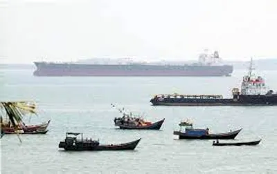 ရမ်းဗြဲကျွန်းပေါ်တွင် တိုက်ပွဲများပြင်းထန်စွာဖြစ်ပွားနေသော်လည်း တရုတ်ရေနံတင်သင်္ဘောများ ပုံမှန် အဝင်အထွက်ရှိနေဆဲ   