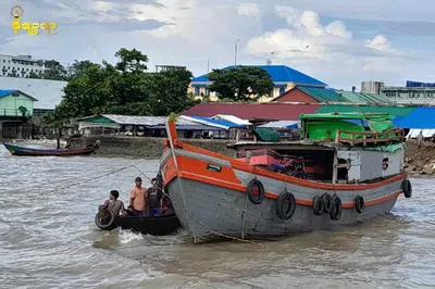 စစ်တွေတွင် ကုန်စက်လှေတစ်စီးနှင့် စက်လှေသမား ၅ ဦး ဖမ်းဆီးခံရ 