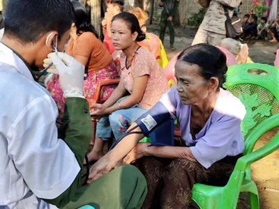 ရခိုင်မှစစ်ဘေးရှောင်များအတွက် ရခိုင်အမျိုးသားဒီမိုကရက်တစ်ပါတီ(ဂျပန်)က ငွေကျပ်သိန်း ၂၀၀ လှူဒါန်း