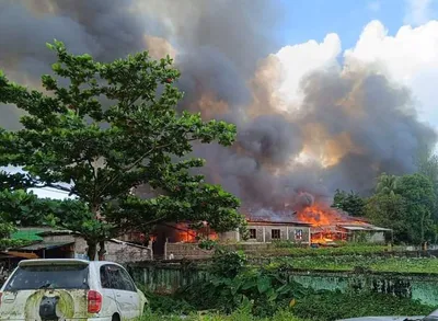 မောင်တောနခခ(၅) တိုက်ပွဲ အပြင်းအထန်ဆုံးအဆင့်သို့ ရောက်ရှိလာ (စစ်ကောင်စီ ဗုံးကြဲမှုအတွင်း နေအိမ်အများအပြား မီးလောင်ခဲ့ရ)